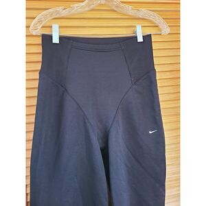 Nike Black Body Shaping Leggings SMALL Athleisure Comfort Flattering Contouring